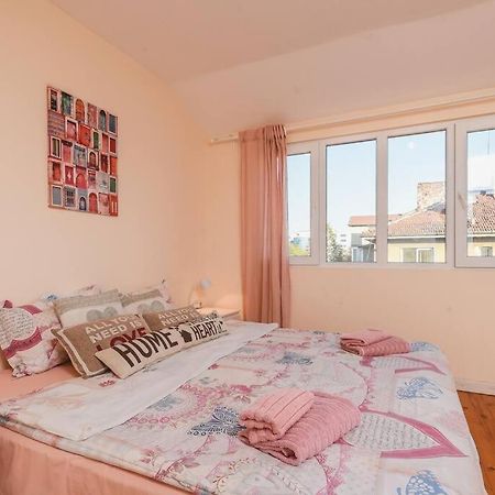 Spacious And Cozy 3 Bedroom Apartment In Downtown Sofia Ngoại thất bức ảnh
