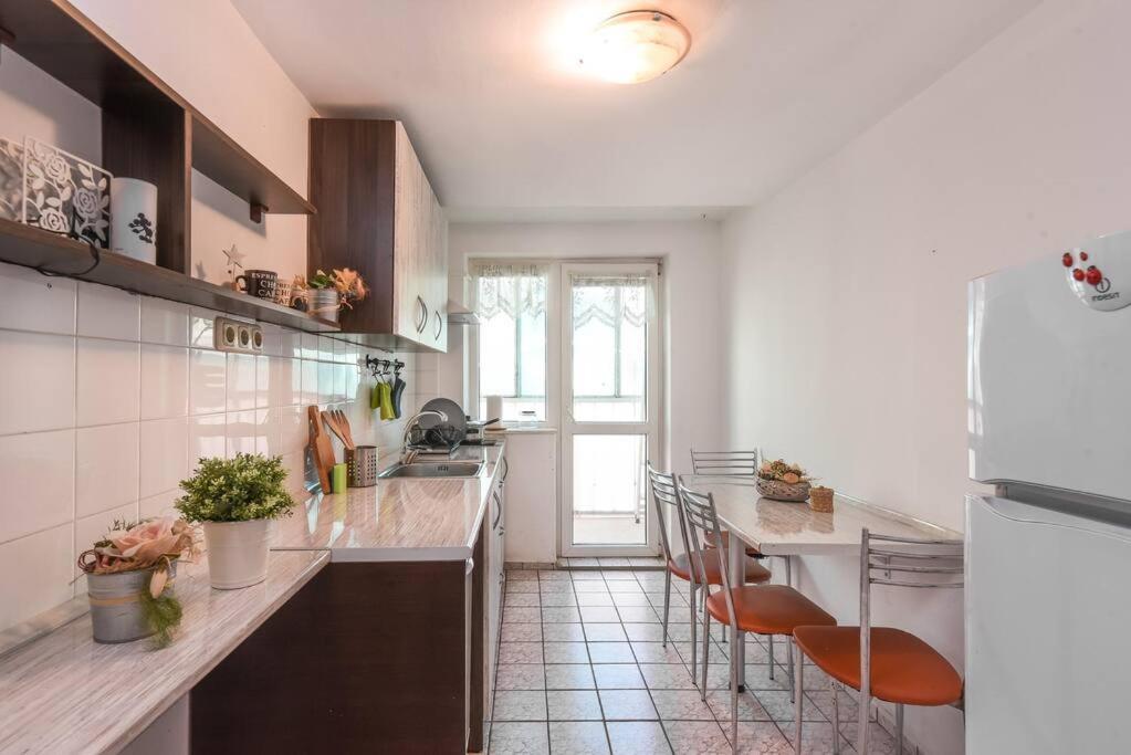 Spacious And Cozy 3 Bedroom Apartment In Downtown Sofia Ngoại thất bức ảnh