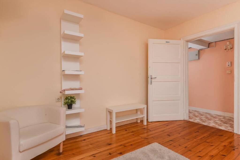 Spacious And Cozy 3 Bedroom Apartment In Downtown Sofia Ngoại thất bức ảnh